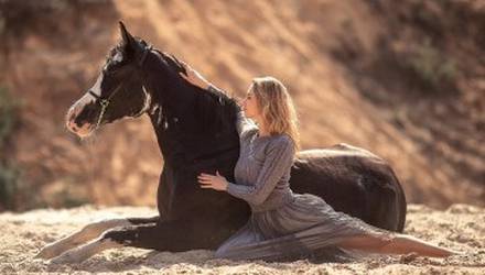 photoshoot-on-horseback-lvov
